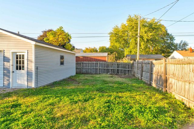 2004 E Riverside Drive, Evansville, IN 47714