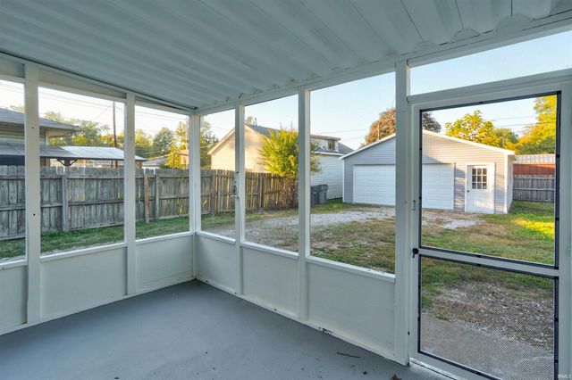 2004 E Riverside Drive, Evansville, IN 47714