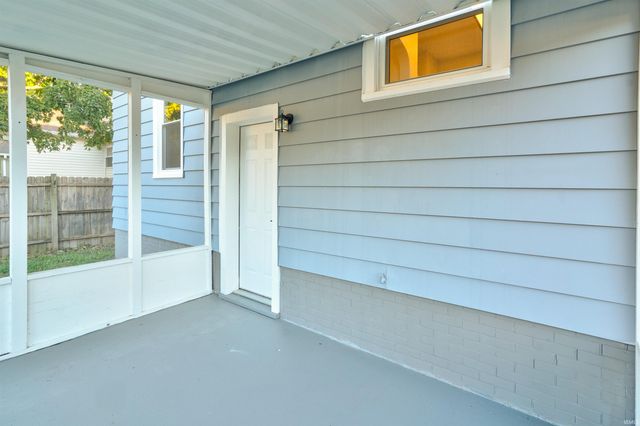 2004 E Riverside Drive, Evansville, IN 47714