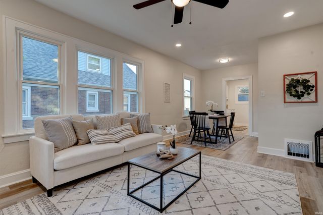 2004 E Riverside Drive, Evansville, IN 47714