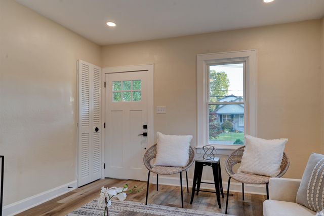 2004 E Riverside Drive, Evansville, IN 47714