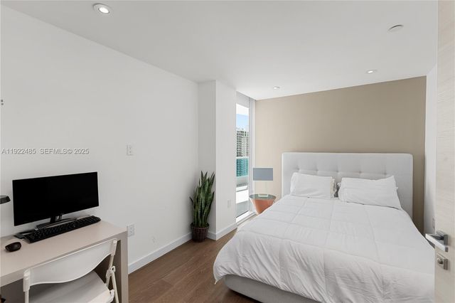 19955 NE 38th Ct 2205, Aventura, FL 33180