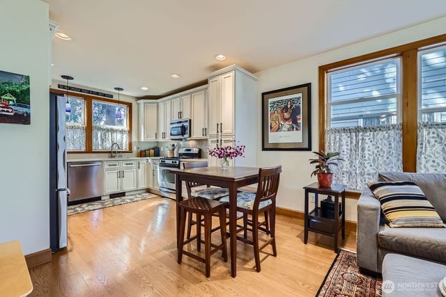 11740 Burke Avenue N, Seattle, WA 98133