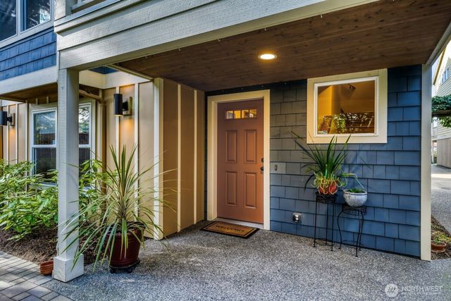 11740 Burke Avenue N, Seattle, WA 98133