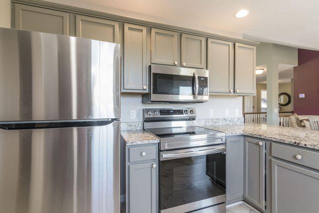 48 Irish Hills Boulevard, Kimberling City, MO 65686