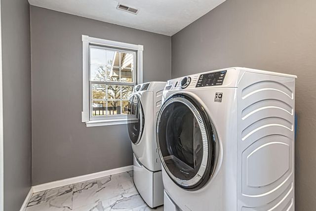 48 Irish Hills Boulevard, Kimberling City, MO 65686