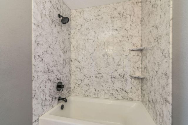 48 Irish Hills Boulevard, Kimberling City, MO 65686