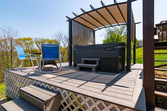 48 Irish Hills Boulevard, Kimberling City, MO 65686