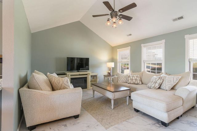 48 Irish Hills Boulevard, Kimberling City, MO 65686