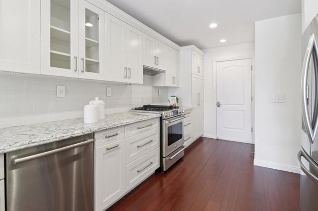 190 Granada Drive, Mountain View, CA 94043