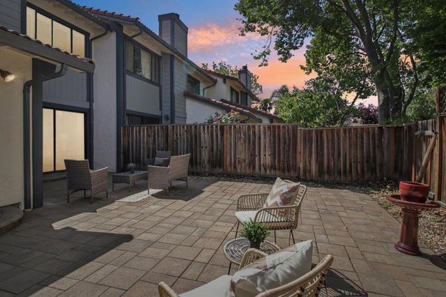 190 Granada Drive, Mountain View, CA 94043