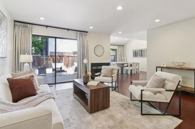 190 Granada Drive, Mountain View, CA 94043