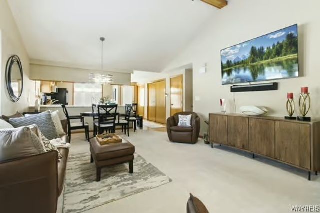 4753 East Highland Parkway, Hamburg, NY 14219