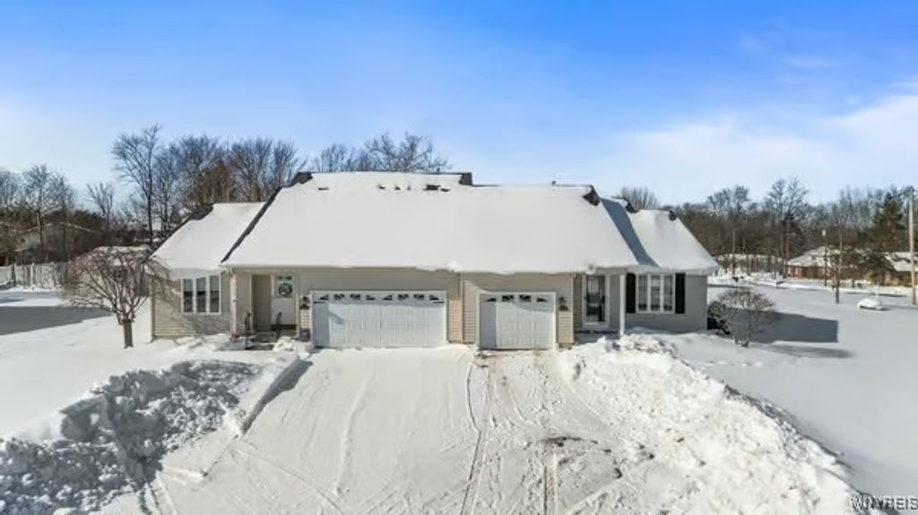 4753 East Highland Parkway, Hamburg, NY 14219