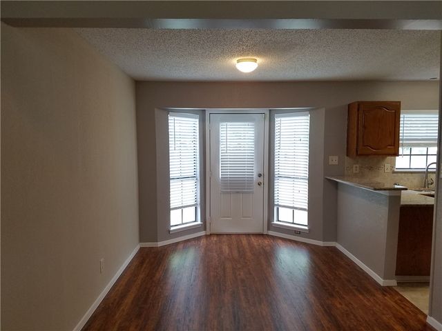 5110 Redwater Drive, Arlington, TX 76018