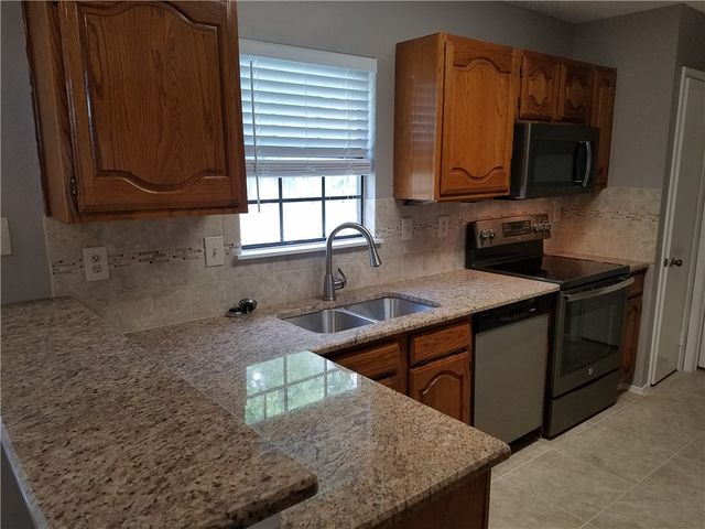 5110 Redwater Drive, Arlington, TX 76018