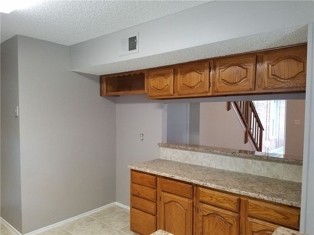 5110 Redwater Drive, Arlington, TX 76018