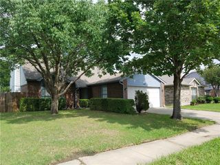 5110 Redwater Drive, Arlington, TX 76018