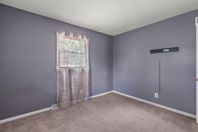 1919 E 32nd Street, Davenport, IA 52807