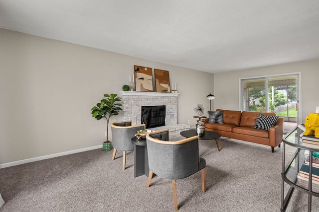 1919 E 32nd Street, Davenport, IA 52807
