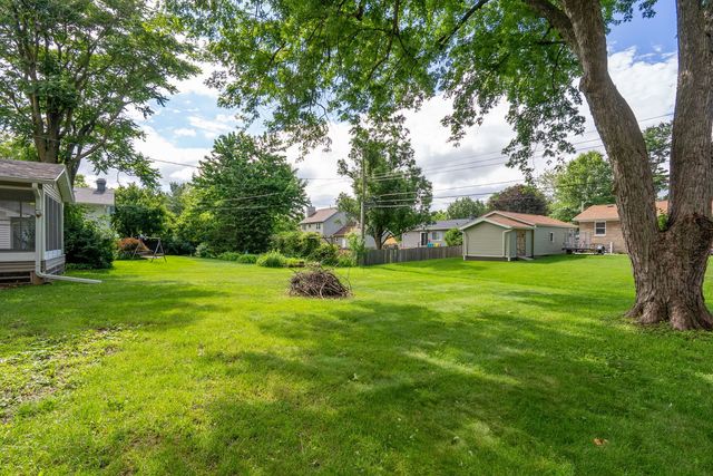 1919 E 32nd Street, Davenport, IA 52807