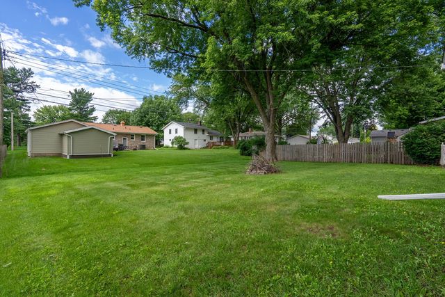 1919 E 32nd Street, Davenport, IA 52807