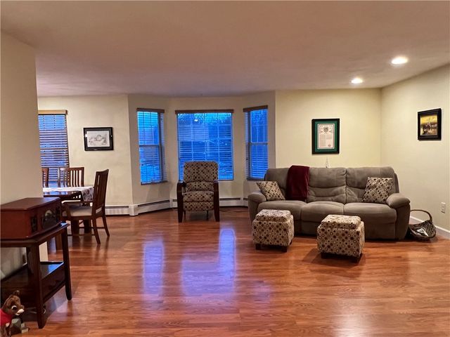 29 Swan Court, North Providence, RI 02904