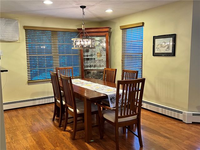 29 Swan Court, North Providence, RI 02904