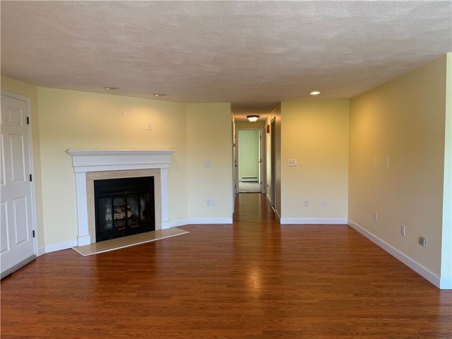 29 Swan Court, North Providence, RI 02904