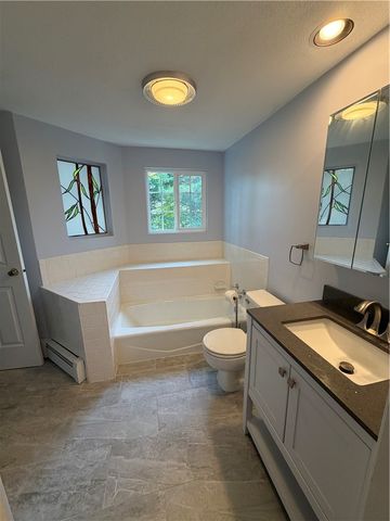 29 Swan Court, North Providence, RI 02904