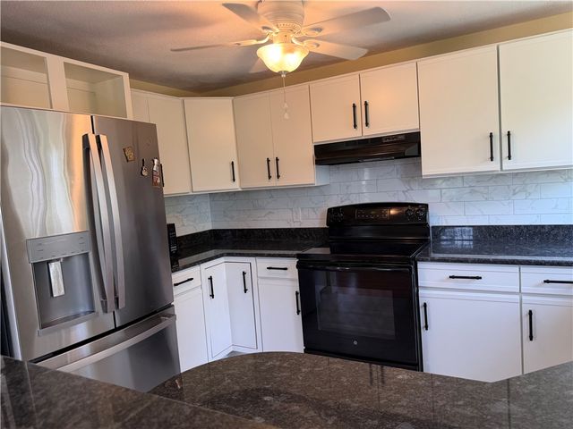 29 Swan Court, North Providence, RI 02904