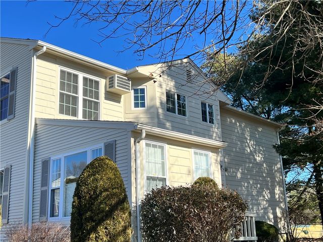 29 Swan Court, North Providence, RI 02904