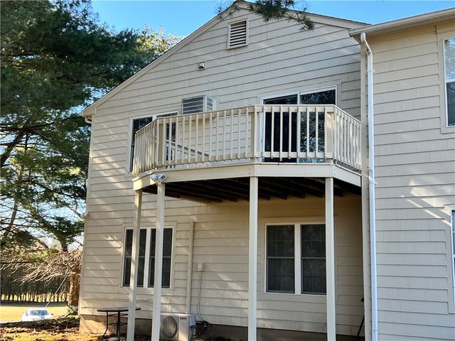 29 Swan Court, North Providence, RI 02904