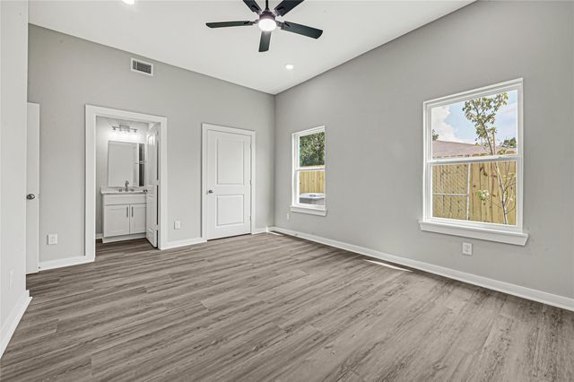 305 Bolden St Street, Houston, TX 77029