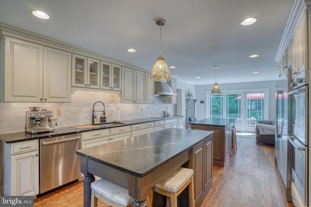 7 PIERSON DR, Hockessin, DE 19707