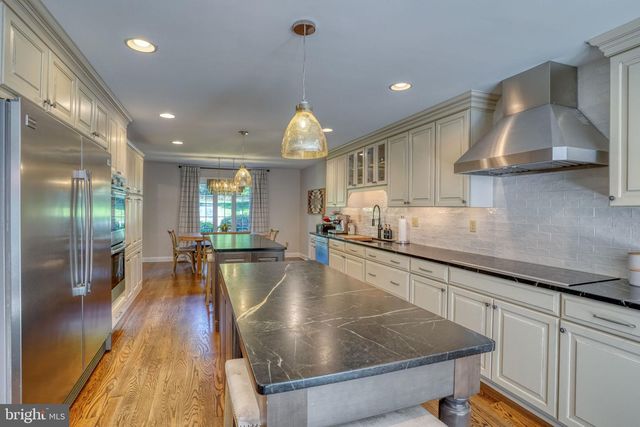 7 PIERSON DR, Hockessin, DE 19707