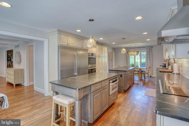 7 PIERSON DR, Hockessin, DE 19707