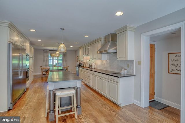 7 PIERSON DR, Hockessin, DE 19707