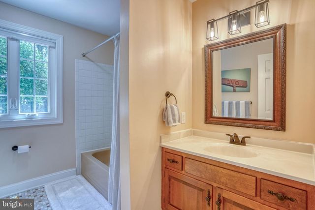 7 PIERSON DR, Hockessin, DE 19707