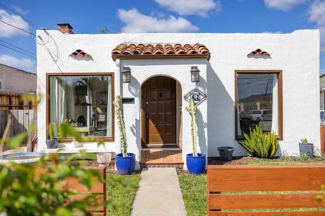 62 Buena Vista Street, Salinas, CA 93901