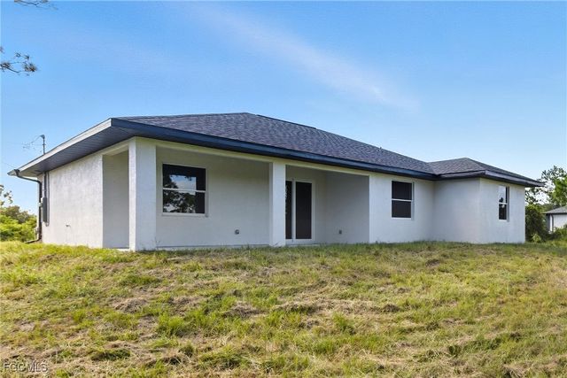 2705 64th ST W, Lehigh Acres, FL 33971