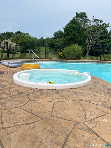 101 Grieb Road, Wallingford, CT 06492