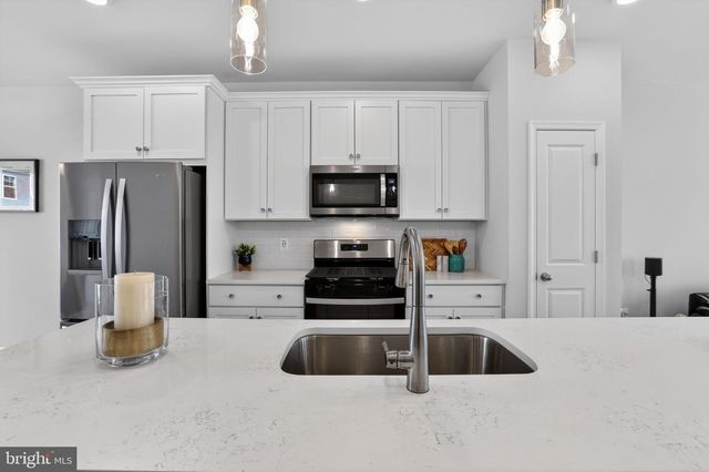 1017 VILLAGE CLUB ALY, Montgomery Village, MD 20886