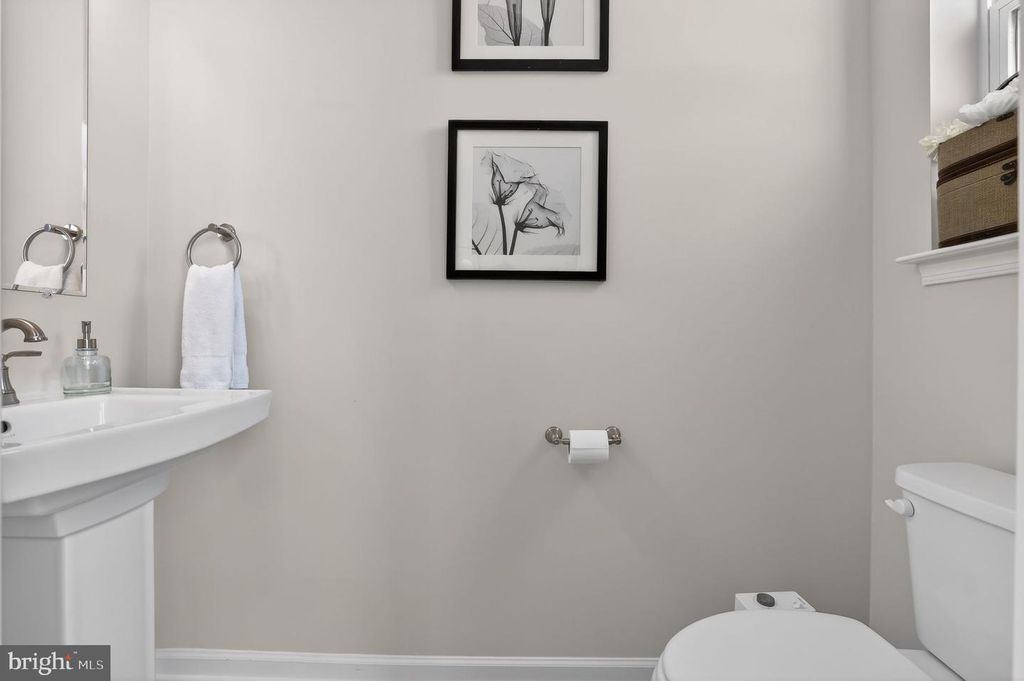 Image 16 of property listing at 1017 VILLAGE CLUB ALY, Montgomery Village, MD 20886