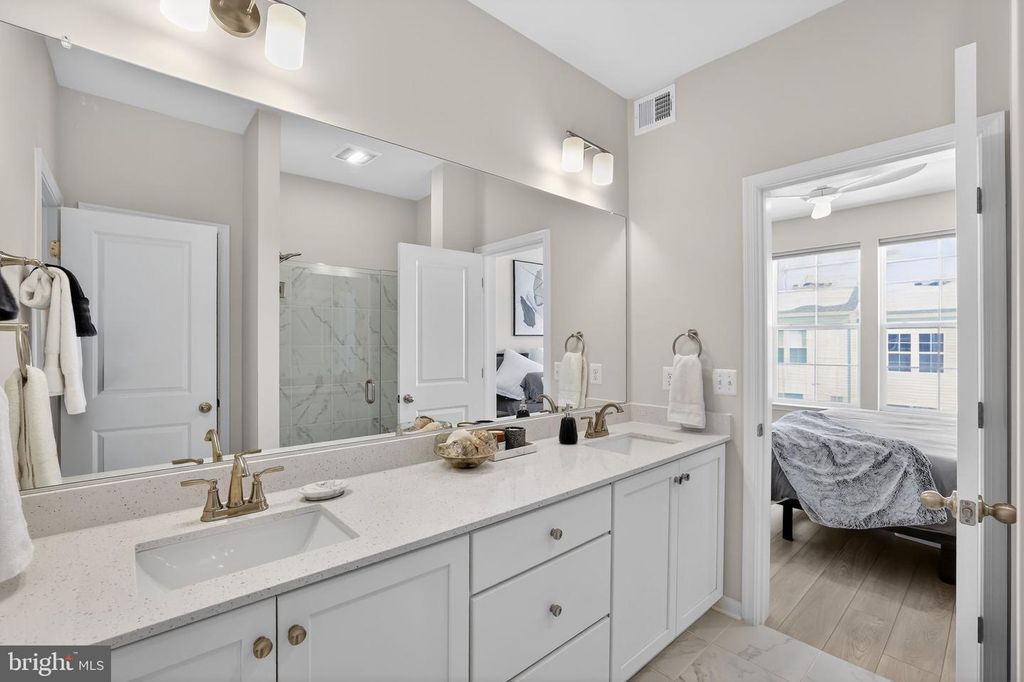Image 19 of property listing at 1017 VILLAGE CLUB ALY, Montgomery Village, MD 20886