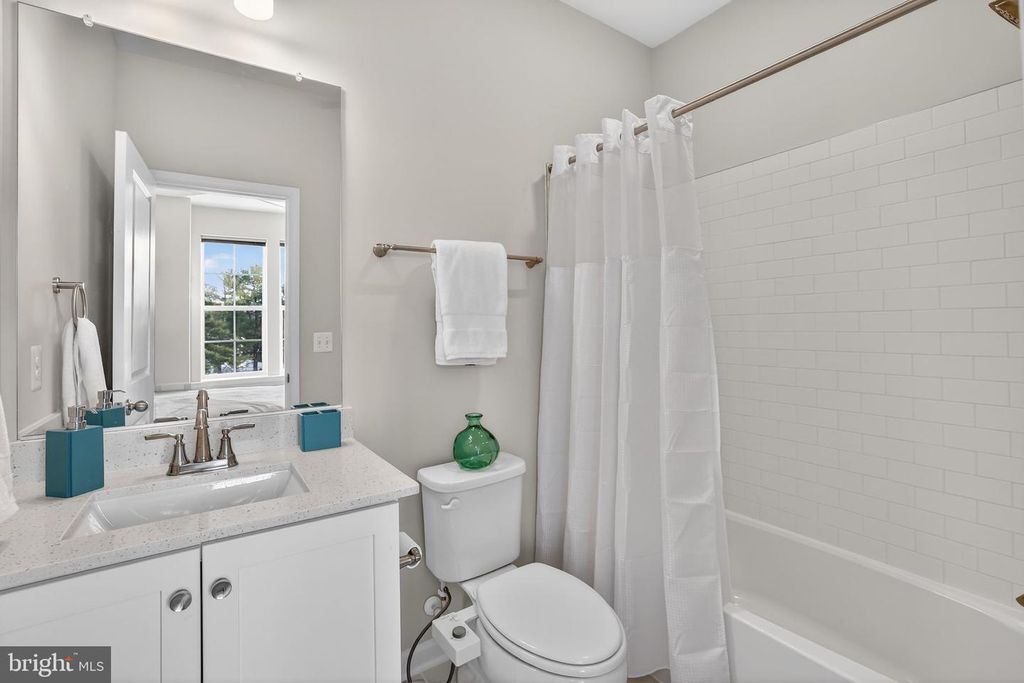 Image 25 of property listing at 1017 VILLAGE CLUB ALY, Montgomery Village, MD 20886