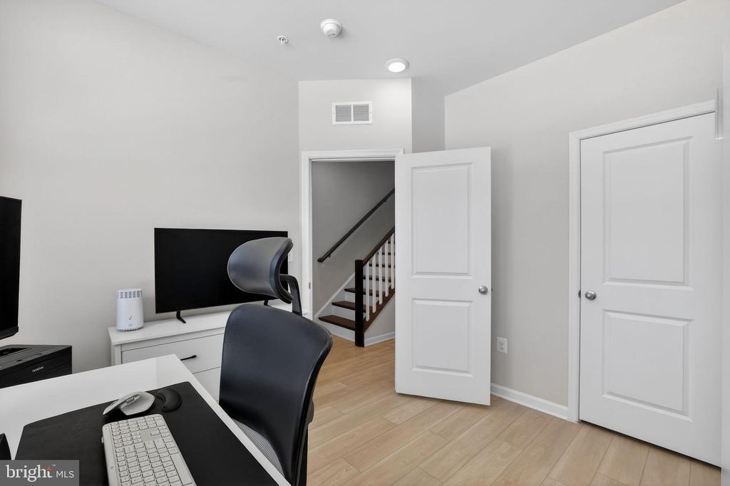 Image 27 of property listing at 1017 VILLAGE CLUB ALY, Montgomery Village, MD 20886