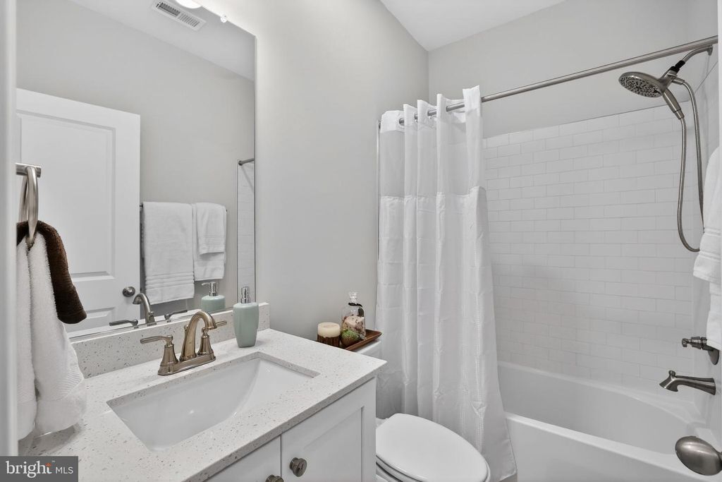 Image 29 of property listing at 1017 VILLAGE CLUB ALY, Montgomery Village, MD 20886