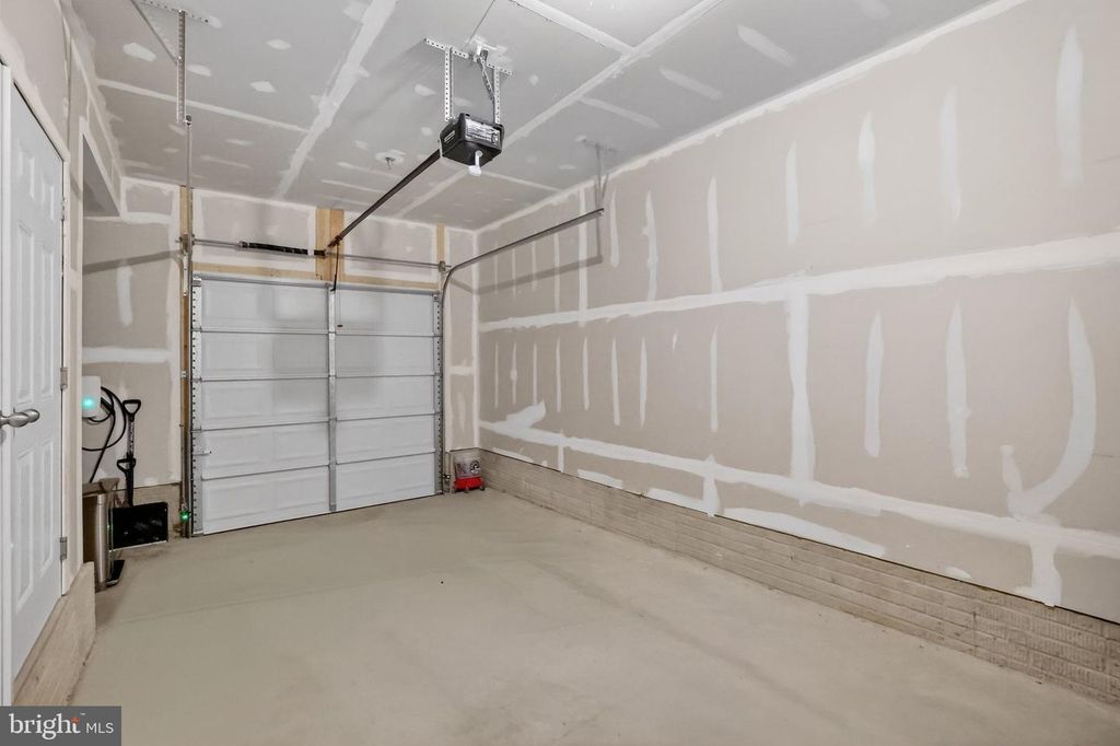 Image 34 of property listing at 1017 VILLAGE CLUB ALY, Montgomery Village, MD 20886