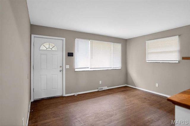 1146 Reale Avenue, St John, MO 63138